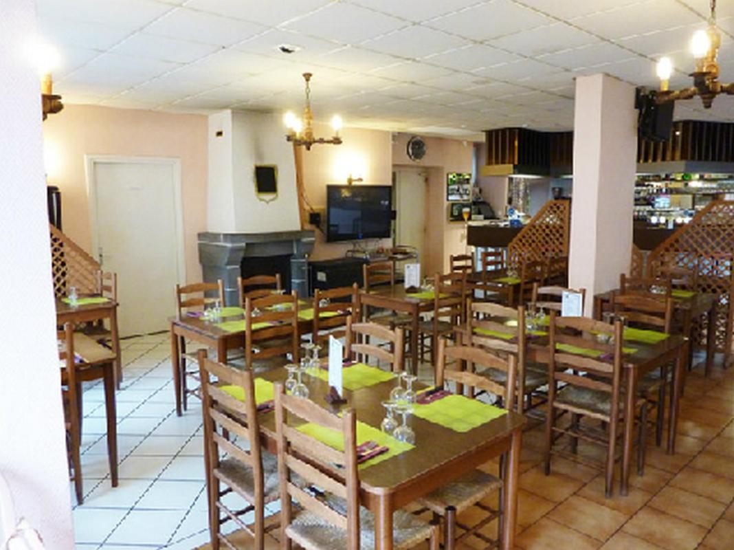 Hotel Restaurant Du Pont-Vieux Saint-Flour  Eksteriør billede